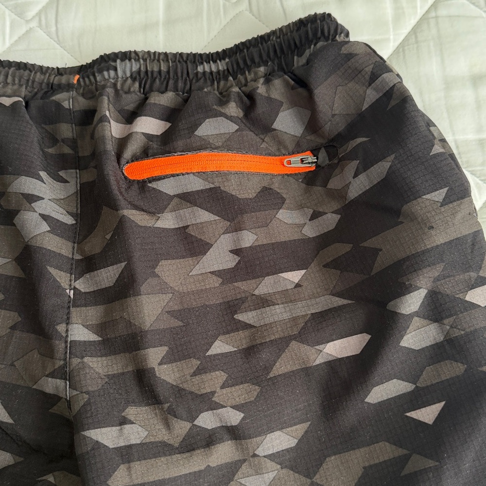 Eddie Bauer Black and Orange Mesh Shorts size 10 - Picture 6 of 7